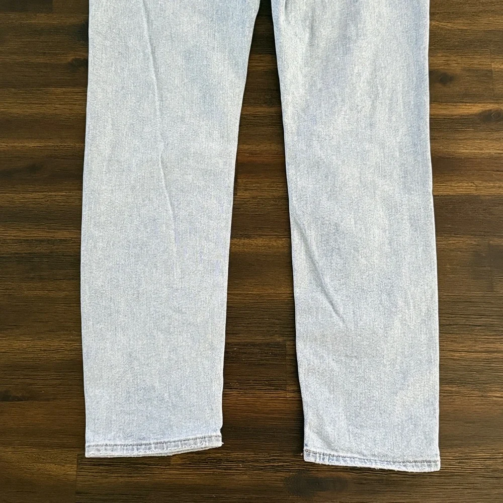 American Eagle Stretch High-Rise Straight Ripped Knee Mom Jeans Size 6 Long - Picture 9 of 10